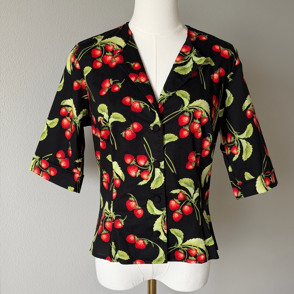 Juicy Dollz & Dames Strawberry Print Fitted Blouse - Cotton Pin - Up Style 🍓